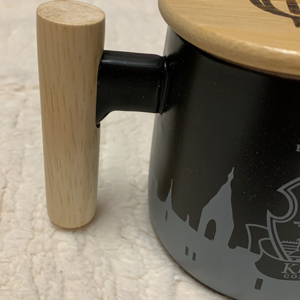 Owlcrate Ketterdam Coffee Company Souvenir Mug Six of Crows - Picture 4 of 12